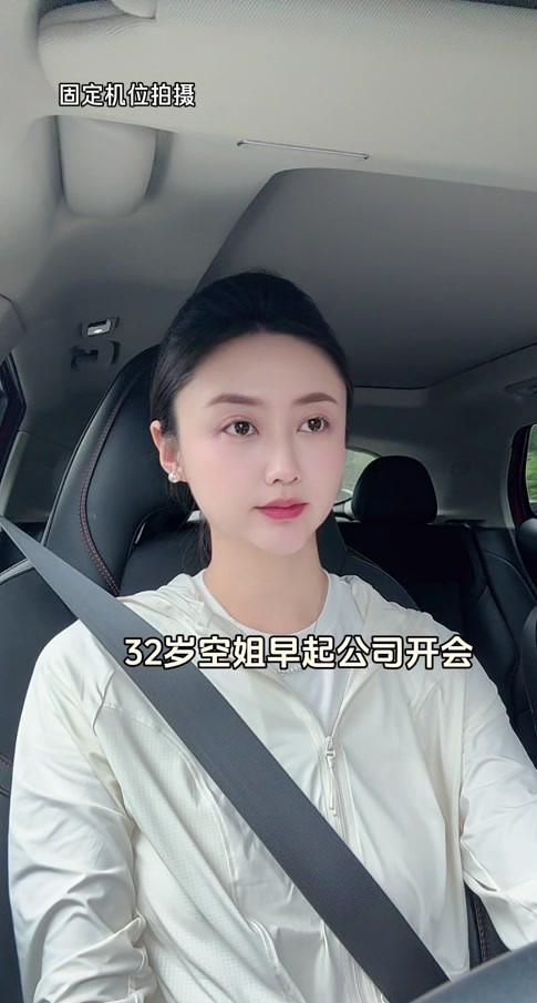 太丝滑！上海男篮外援弗格活动现场一套“中文”连招引爆全场
