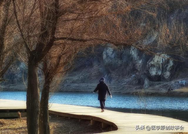 库里是时候离开勇士了？美媒列1换5交易方案：联手塔图姆冲冠