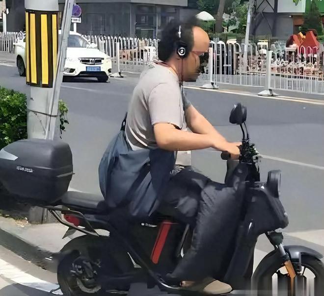 还记得当年曼联“纳不传”“瓦不射”“扬不过”“贝不进”吗？后来他们去了哪里，发展如何