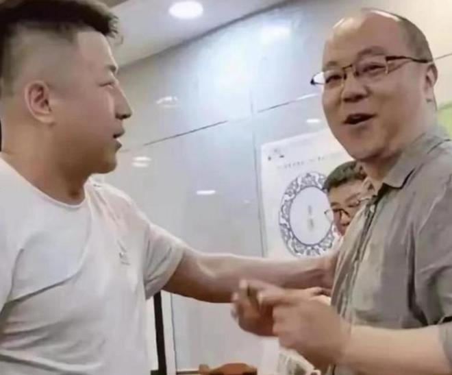 还记得当年曼联“纳不传”“瓦不射”“扬不过”“贝不进”吗？后来他们去了哪里，发展如何