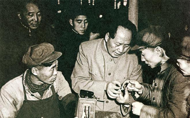 超级巨大失误！穆斯莱拉黄油手 阿姆里补射破门 世界杯首破乌拉圭