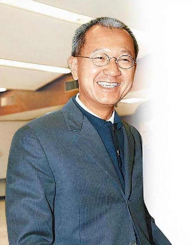 场均29+11问鼎得分王，季后赛淘汰乔丹，三年级的他比文班更出色