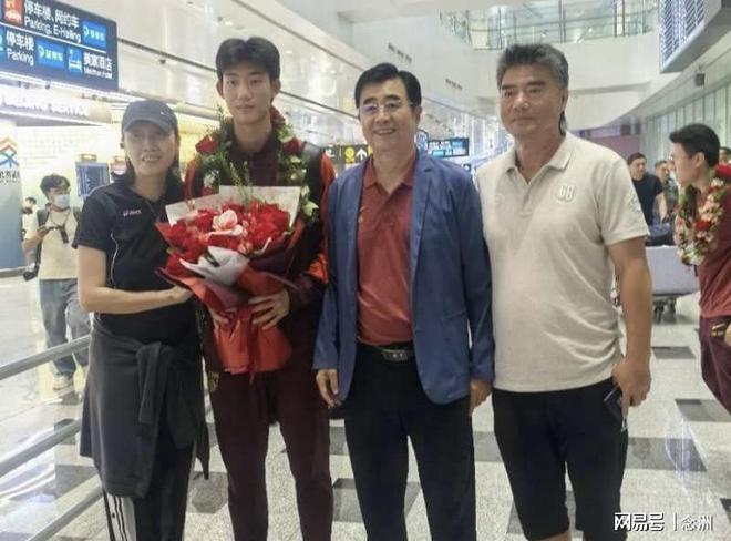 替补绝平！西甲33岁名将杀疯了：69分钟2球2助 脱衣秀肌肉