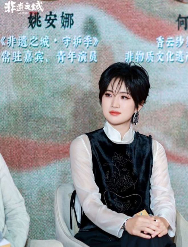 女患者被男医生揉胸后续:医生报警,荒谬一幕出现,果然不简单