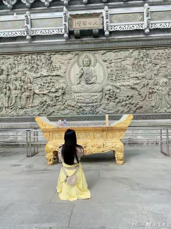 记者：洛夫顿、王哲林留在上海治疗，将缺席客战宁波的比赛